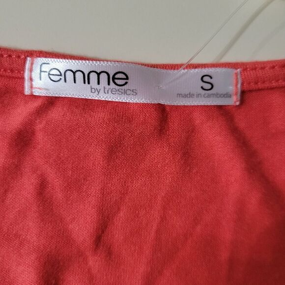 Femme by Tresics Women's Bright Raglan Sleeve Top - Picture 2 of 11